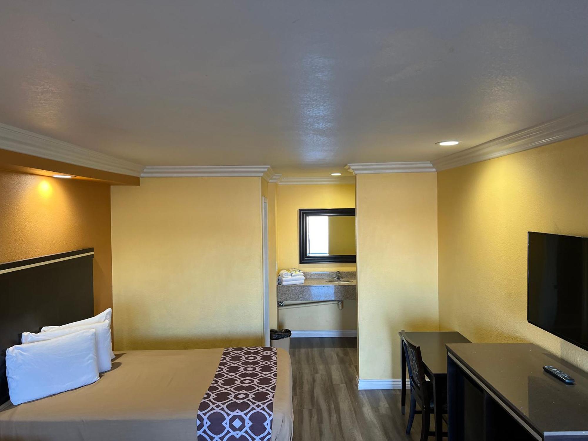 Industry Inn & Suites La Puente Exterior foto